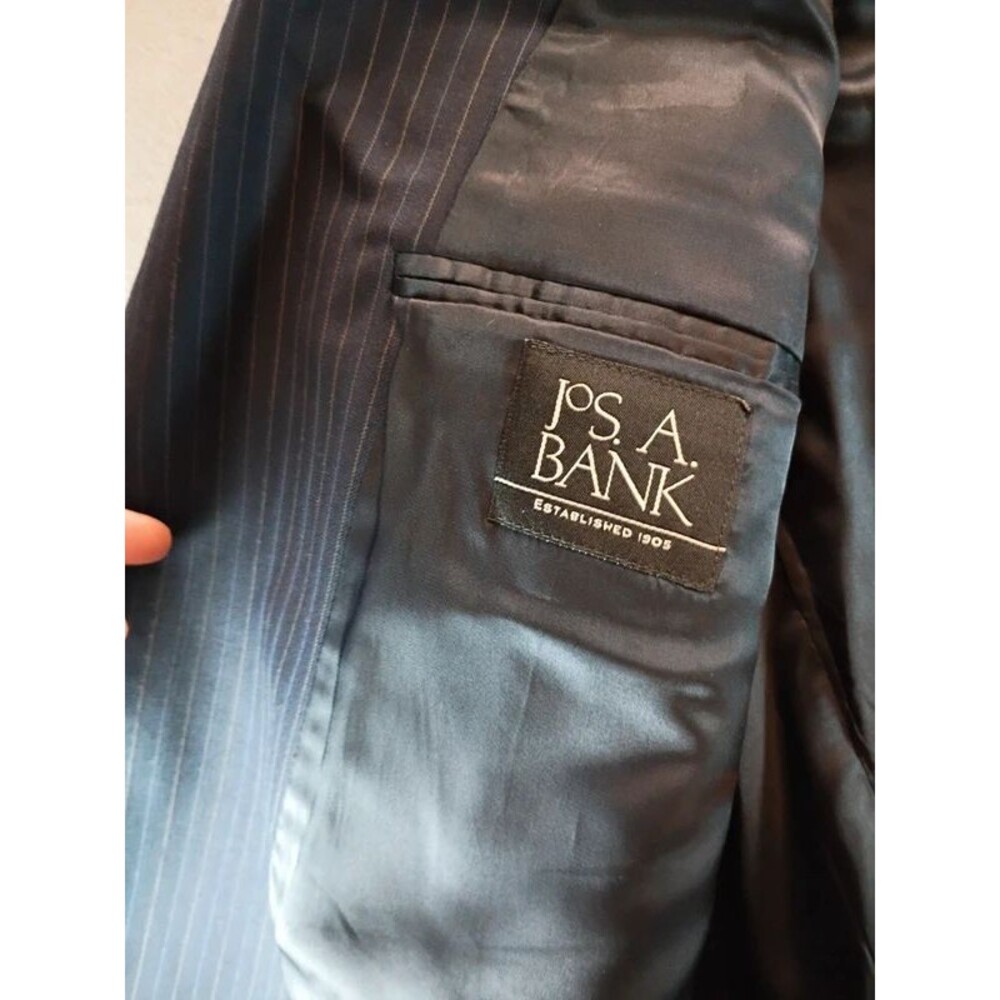 Jos.A.Bank suit